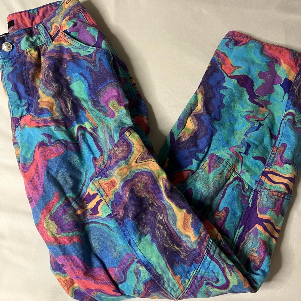 Forever 21 women’s oil slick print high rise pants